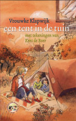 een tent in de tuin